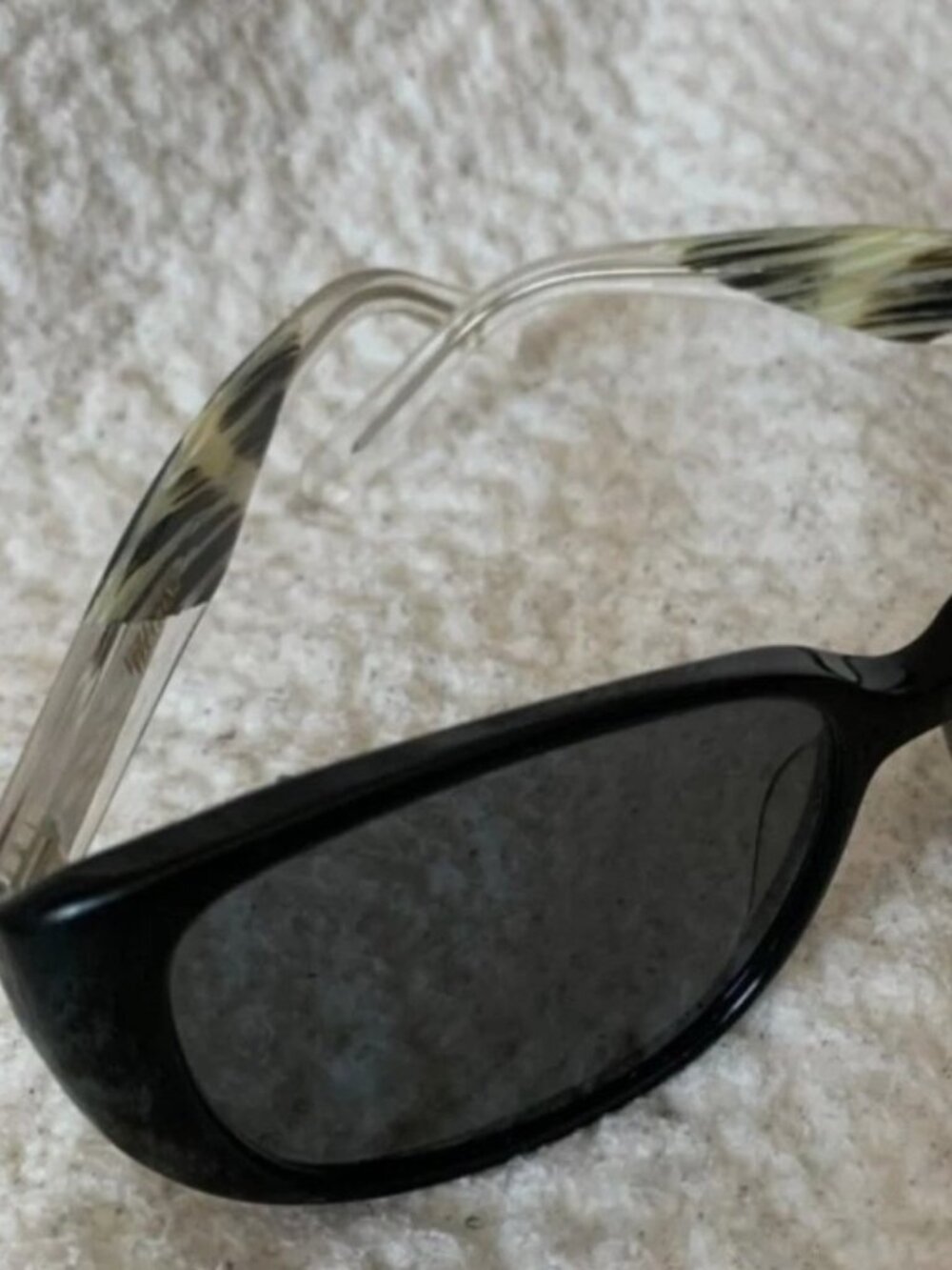 VERA WANG V420 frame in color BLACK frame only!! Needs New Lenses!!